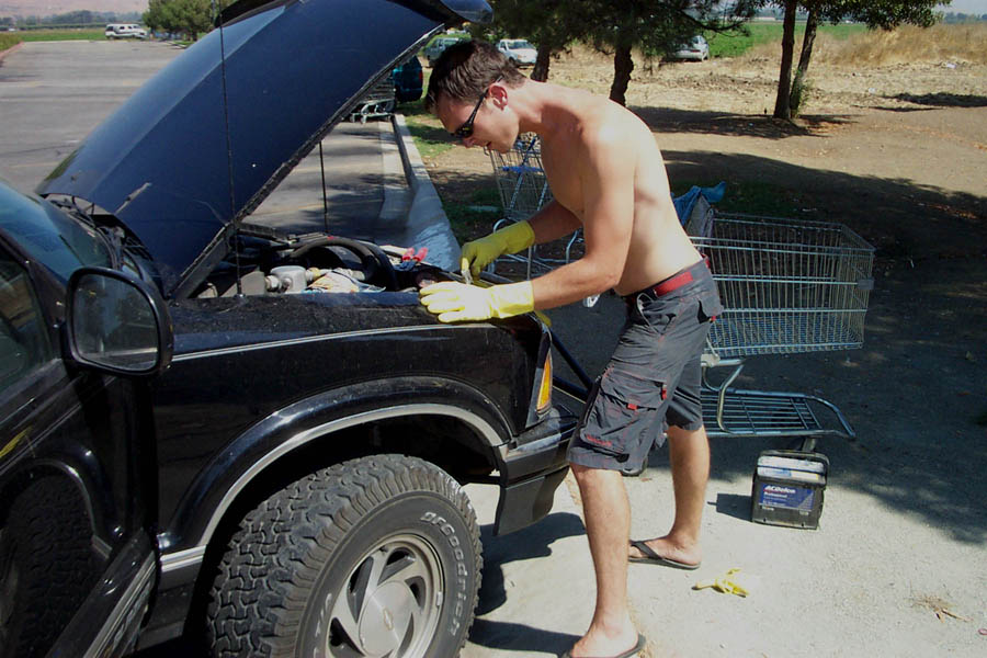 This battery is ideal for basic starting needs © Wal-Mart Stores, Inc. | © Everstart Batteries | All Rights Reserved.